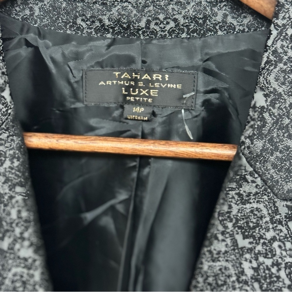 TAHARI ARTHUR S LEVINE LUXE PETITE - Picture 4 of 5